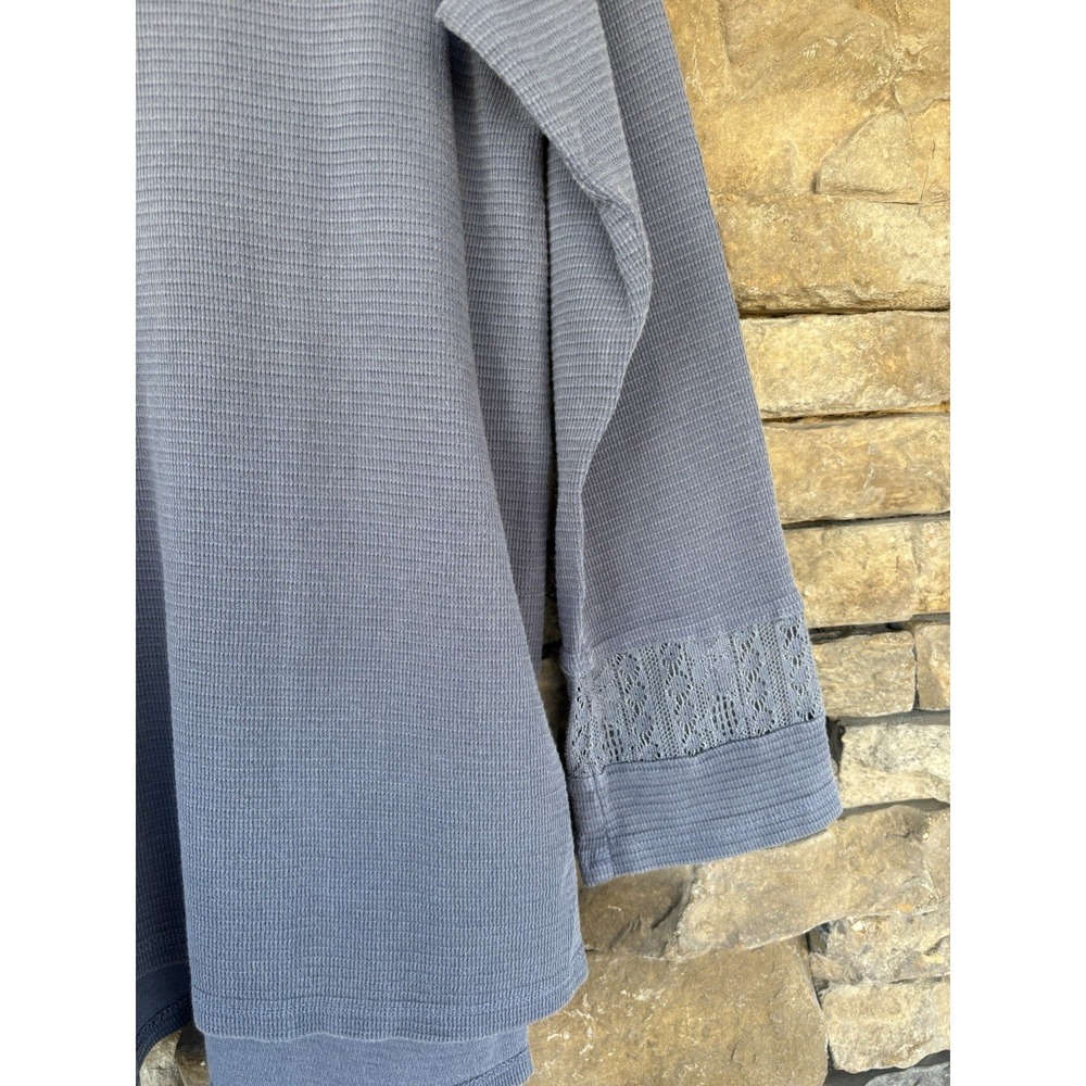 Cupio-Lg-Blue Gray‎ Thermal Top with Lace Accents Nwt - Picture 3 of 5
